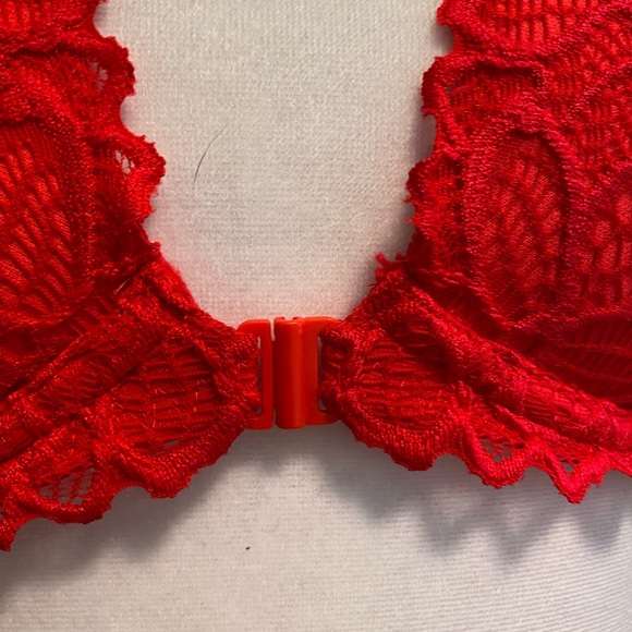 Victoria’s Secret Pink Bra - Picture 6 of 9